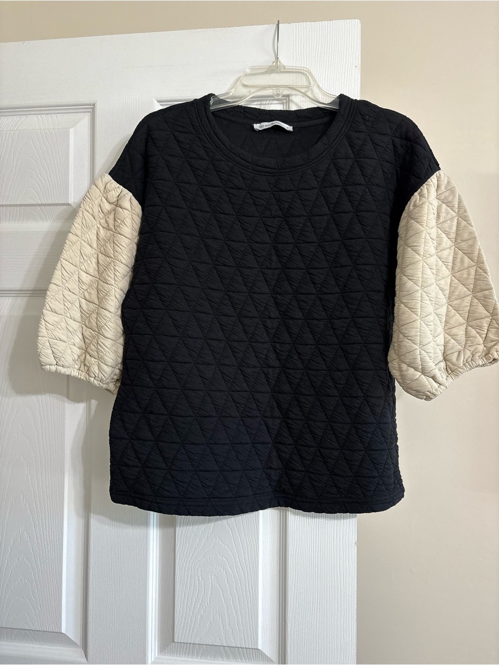 See and Be Seen Quilted Color Block Top Black Cream Puff Sleeves Size M